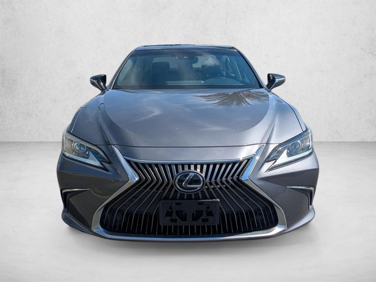 2019 Lexus ES 350 photo 2