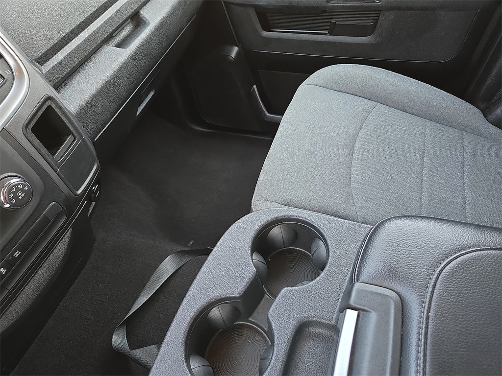 2024 Ram 1500 Classic SLT photo 18