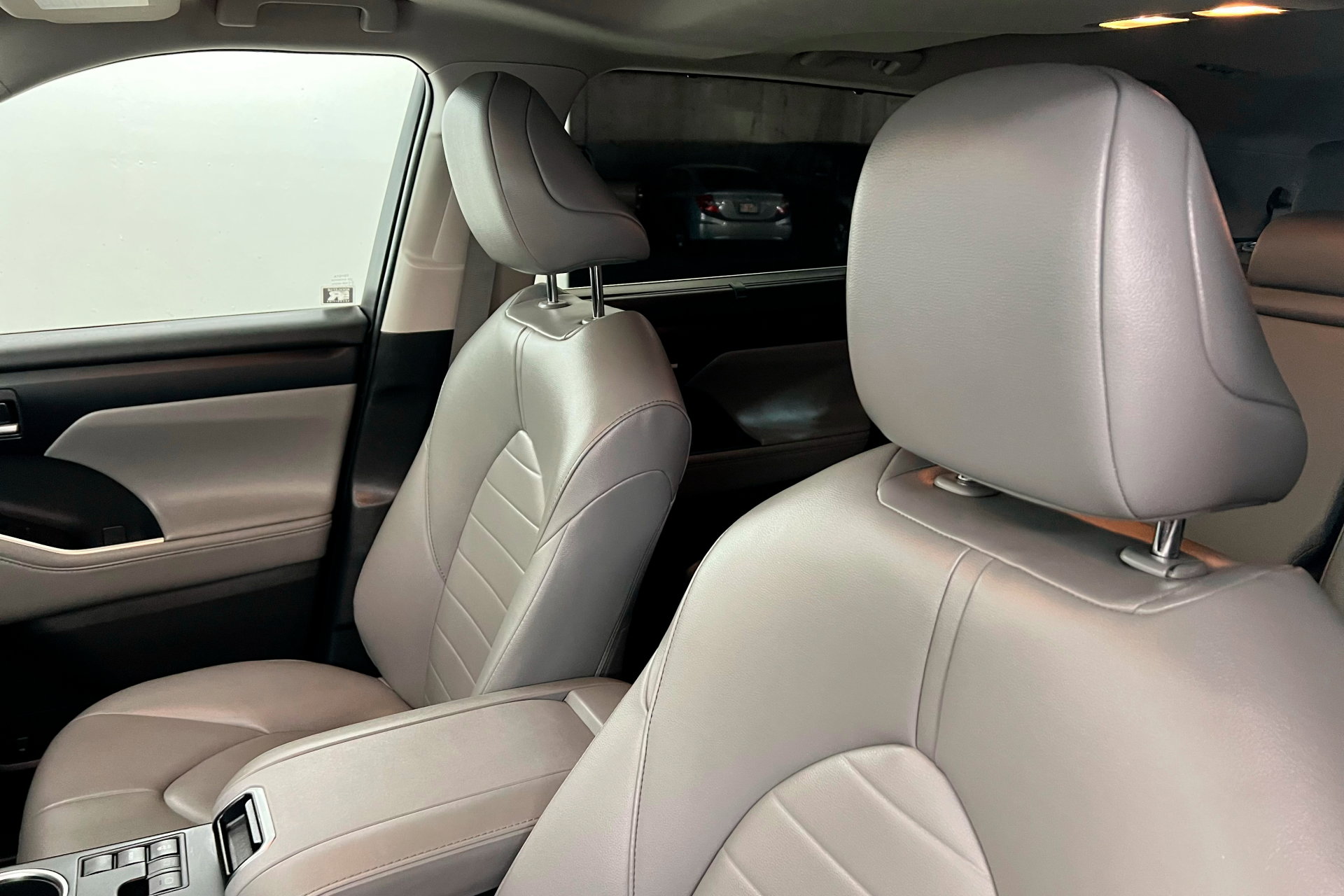 2023 Toyota Highlander XLE photo 16