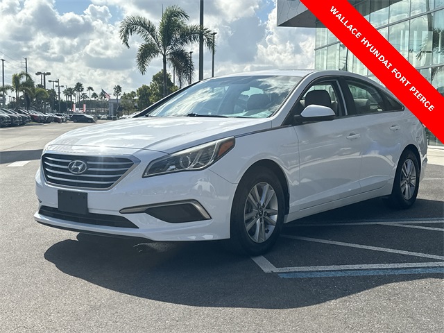 2017 Hyundai Sonata Base photo 2