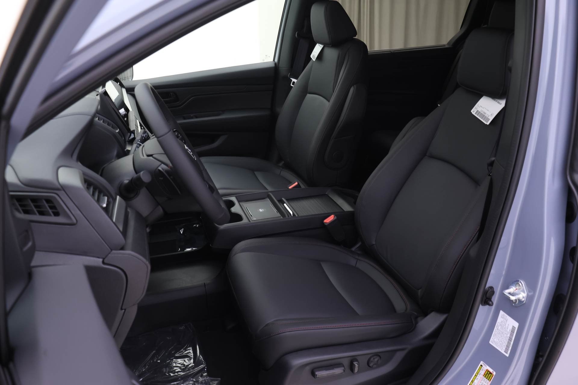 2026 Honda Odyssey photo 4