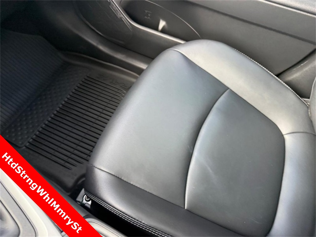 2024 Toyota RAV4 XLE Premium photo 23
