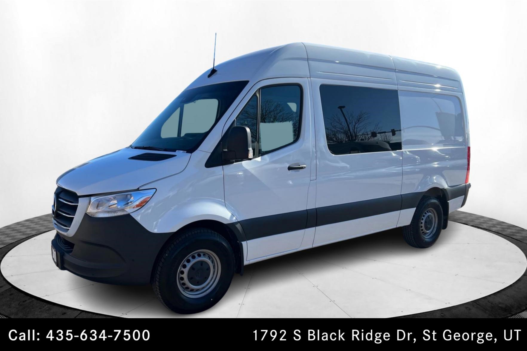 2024 Mercedes-Benz Sprinter Crew Van Base's photo