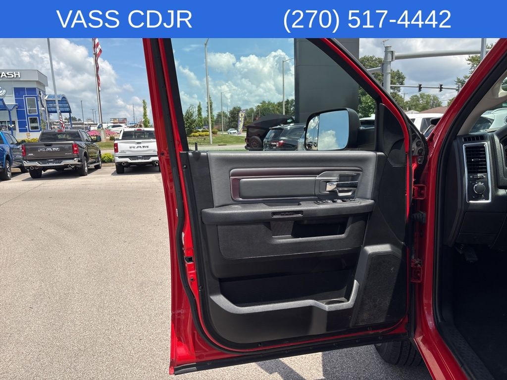 2023 Ram 1500 SLT photo 16