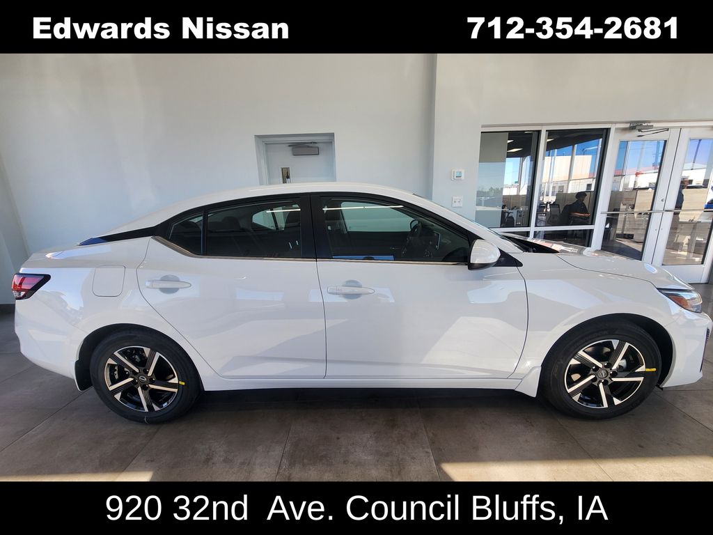 2025 Nissan Sentra SV's photo