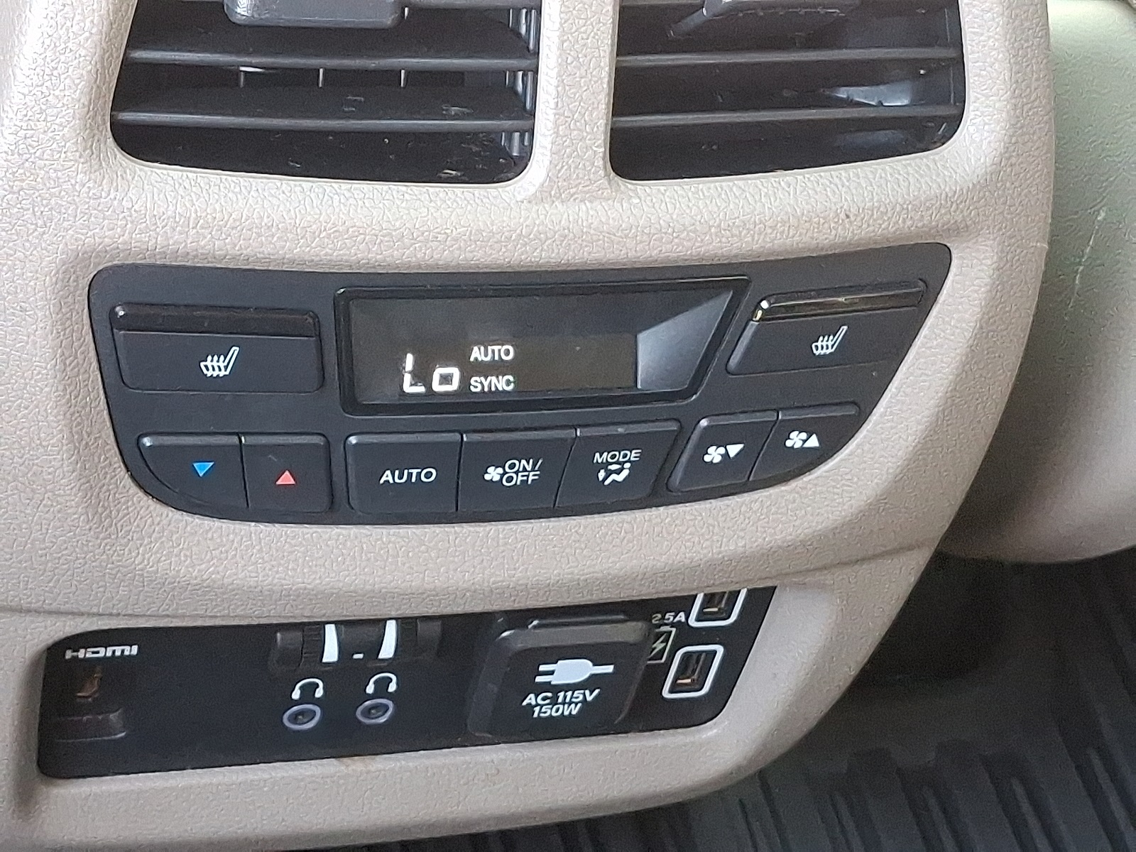 2022 Honda Pilot Touring photo 13
