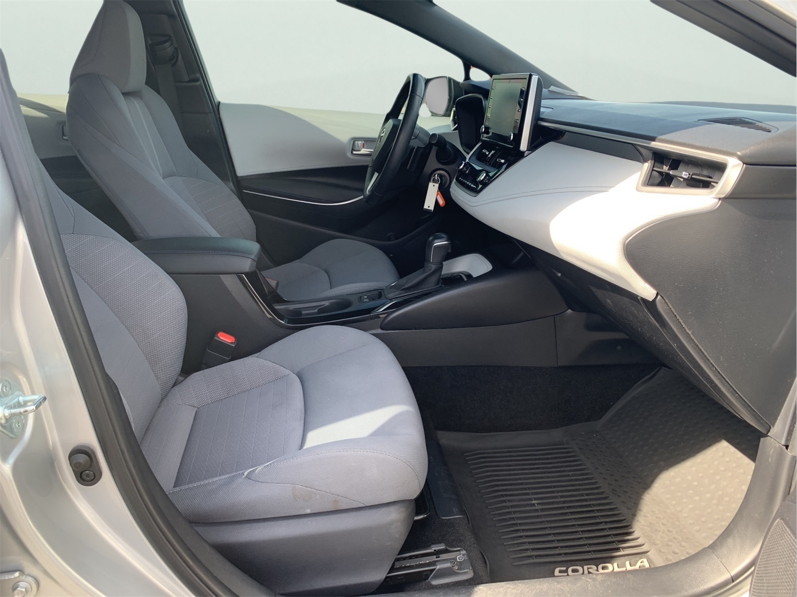 2020 Toyota Corolla SE photo 32