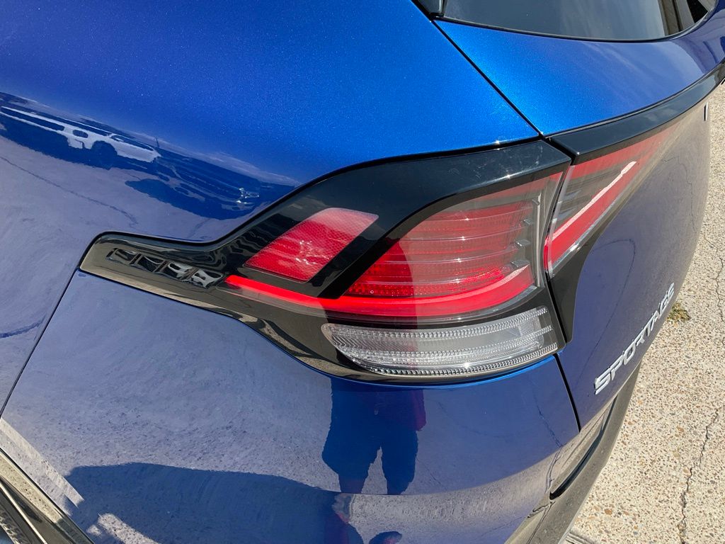 2024 Kia Sportage SX photo 16