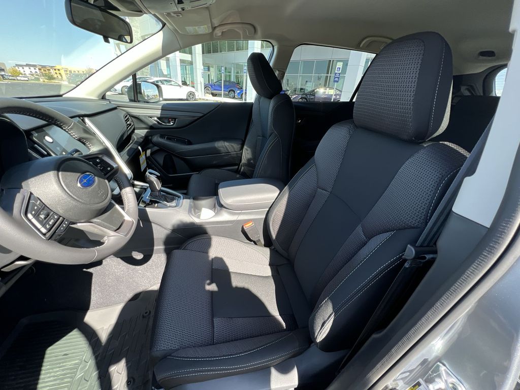 2025 Subaru Outback Premium photo 16