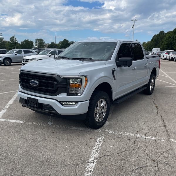 2022 Ford F-150 XLT photo 2
