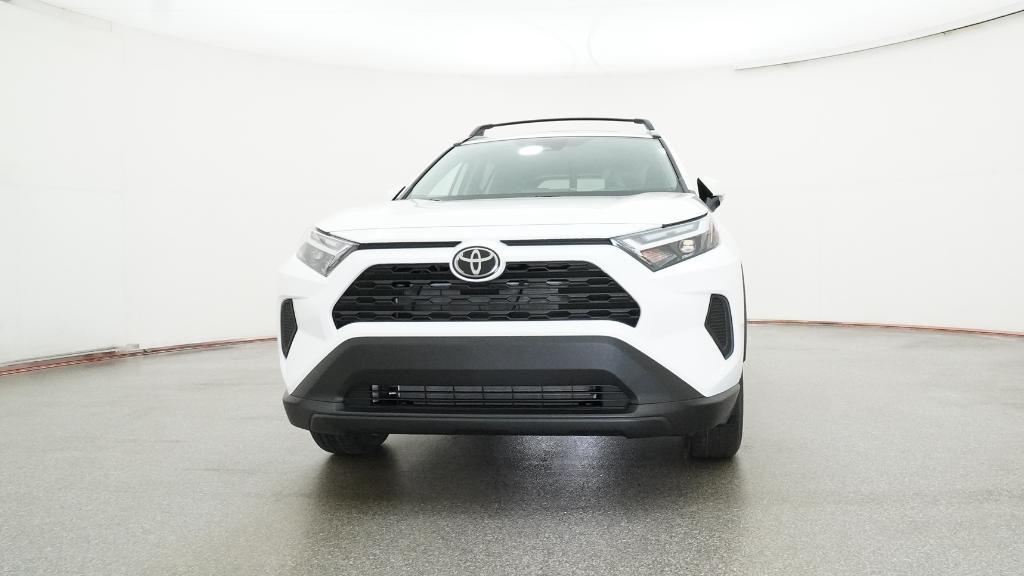 2025 Toyota RAV4 XLE photo 2