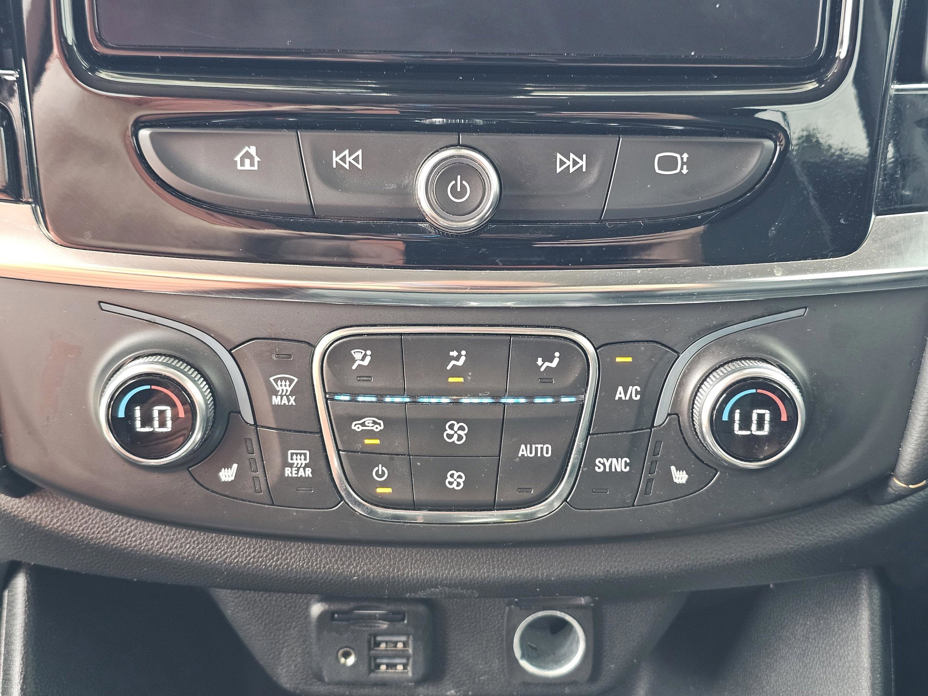 2021 Chevrolet Traverse RS photo 26