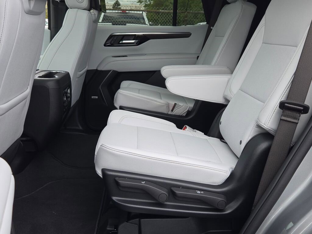 2025 Chevrolet Tahoe Premier photo 18