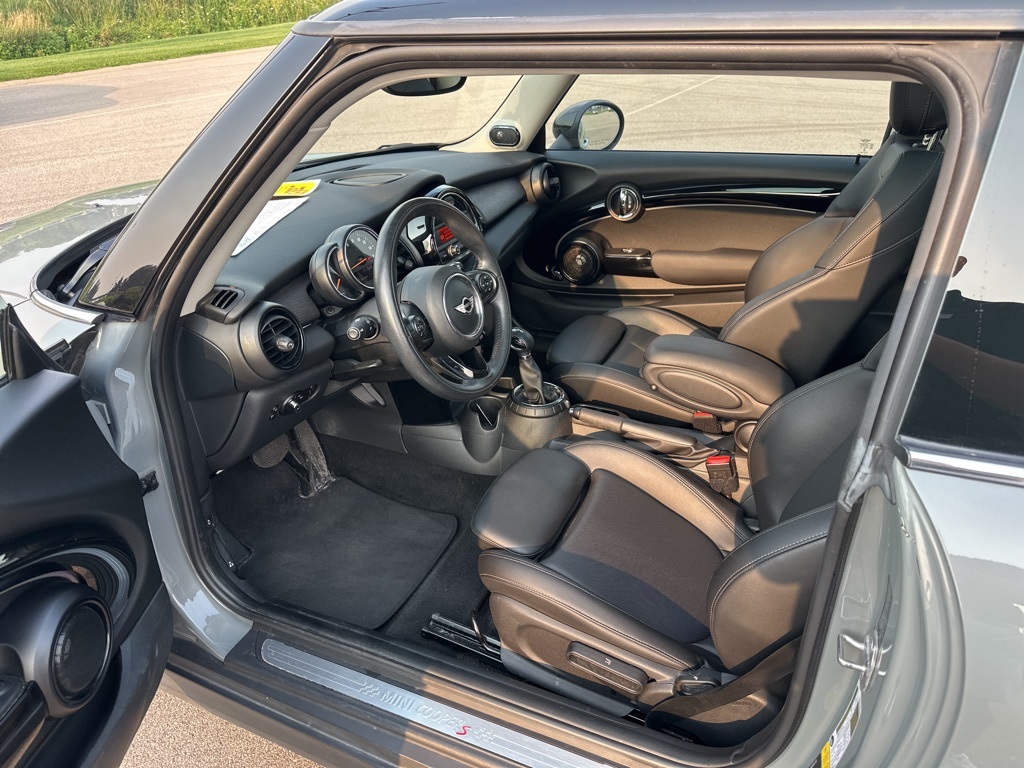 Used 2016 MINI Cooper S with VIN WMWXP7C58G3B33852 for sale in Onalaska, WI