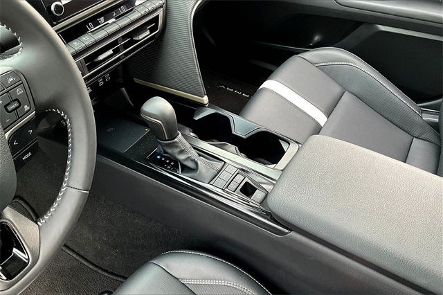 2025 Toyota Camry SE photo 12