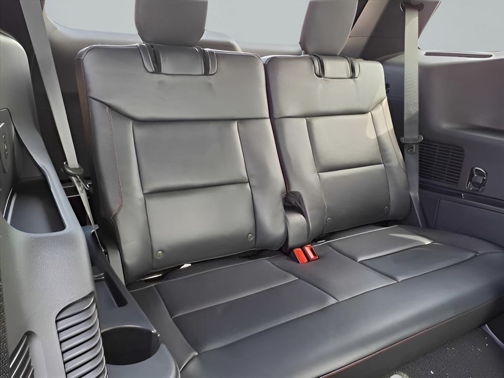 2025 Ford Explorer ST photo 14
