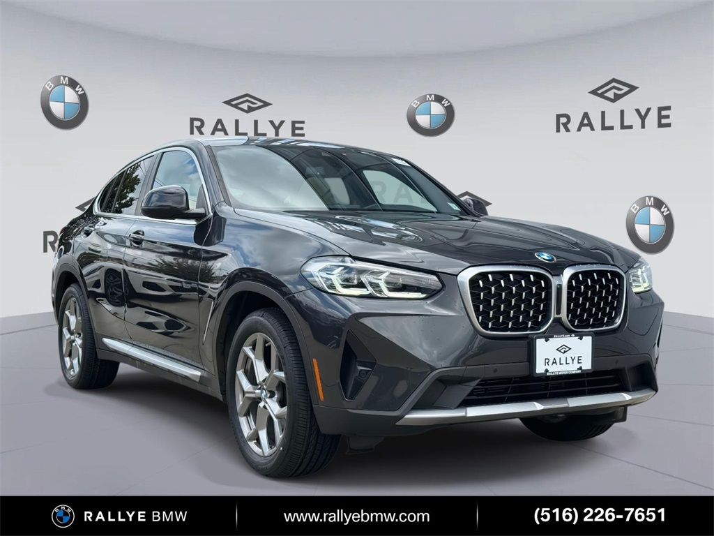 2022 BMW X4 30i's photo