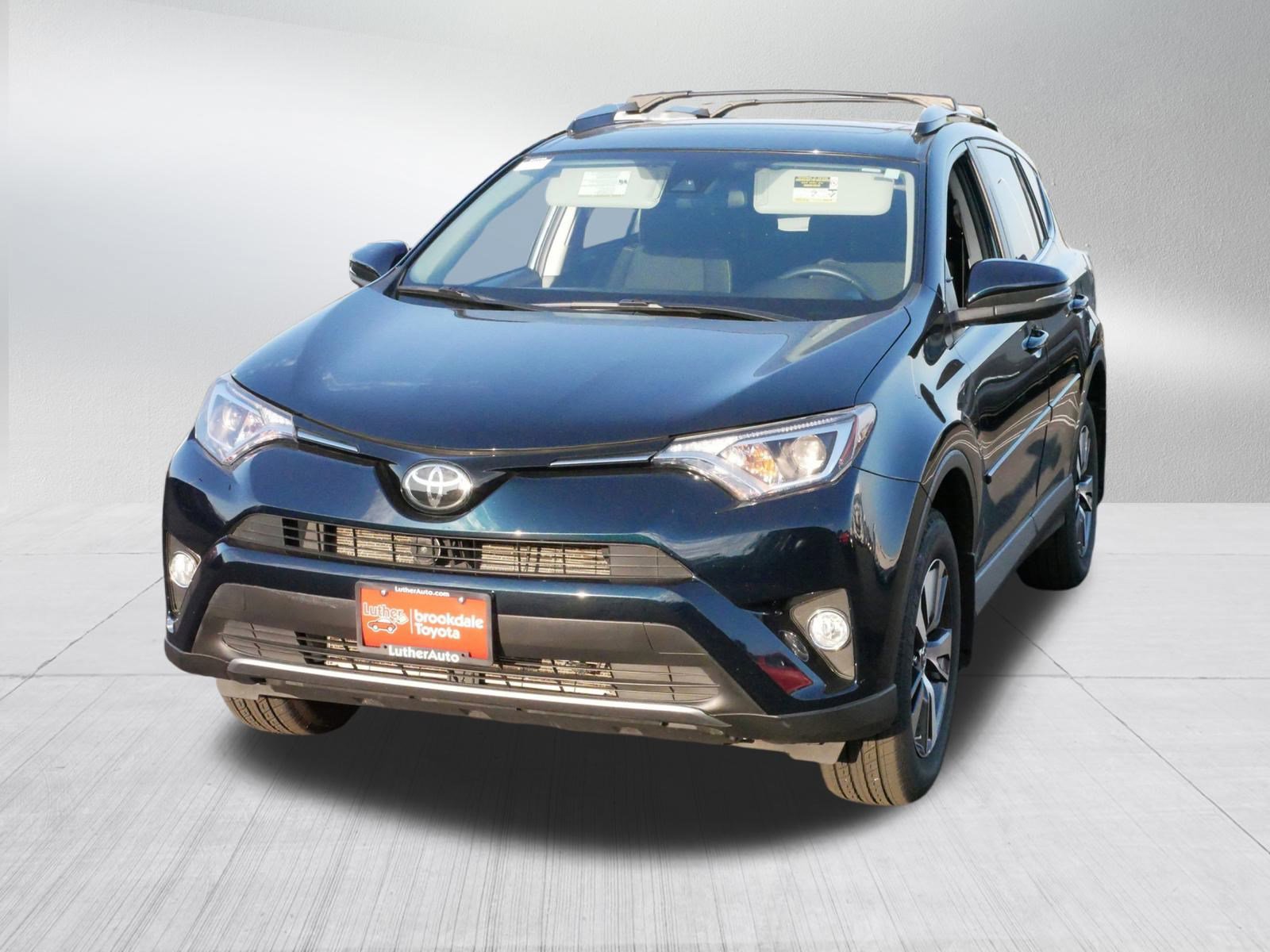 2017 Toyota RAV4 XLE photo 2