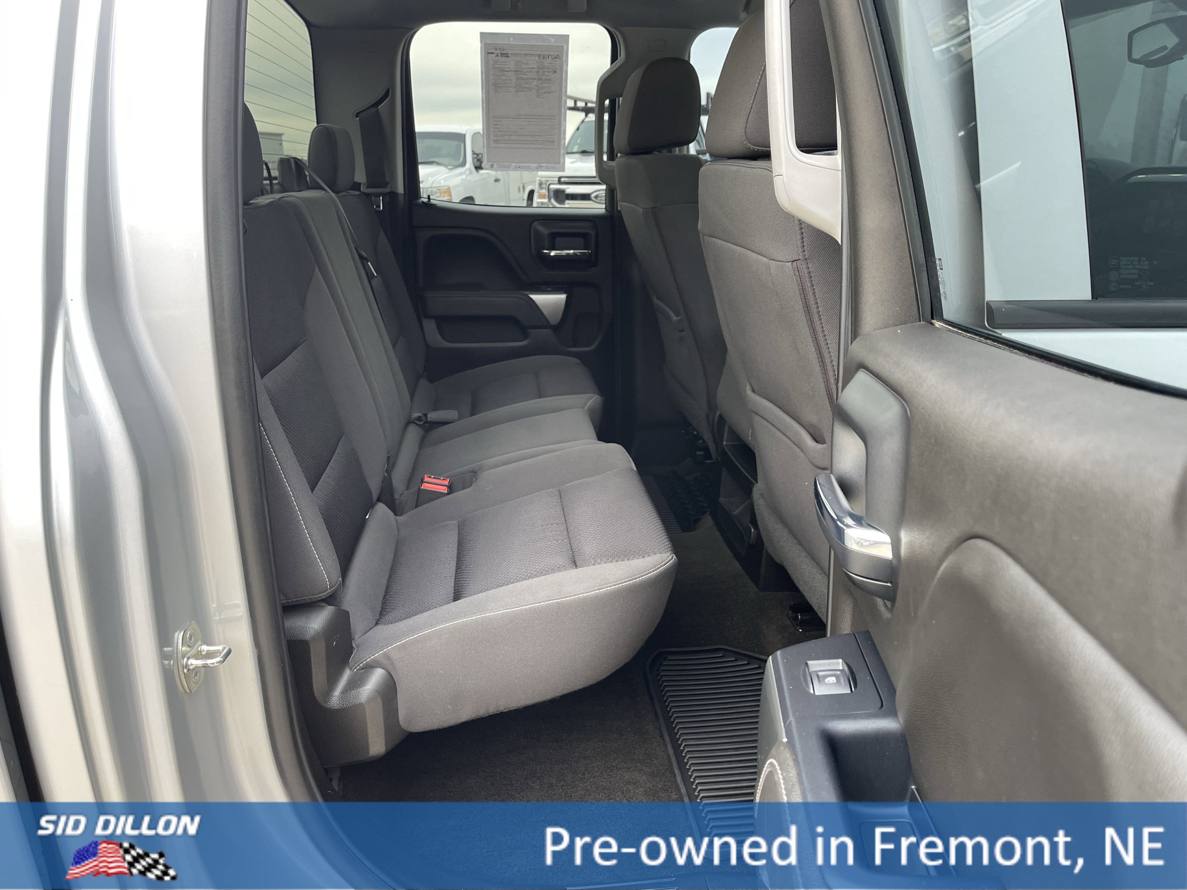 2018 Chevrolet Silverado 1500 LT photo 3