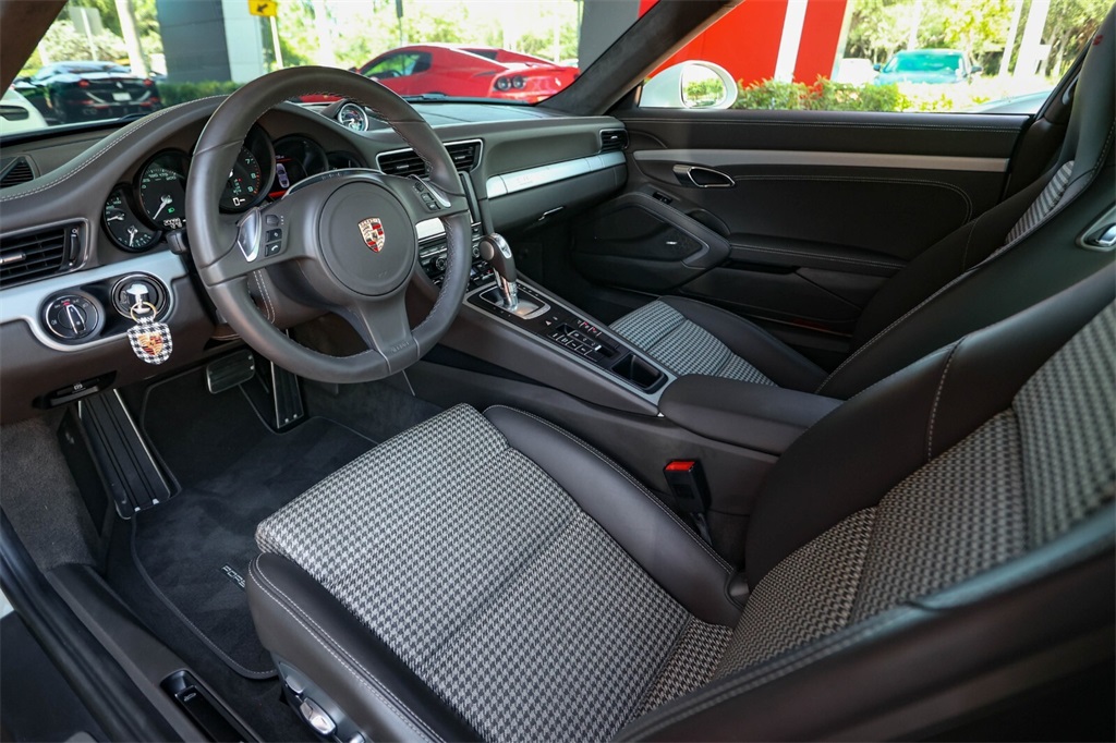 2014 Porsche 911 Anniversary Edition photo 33