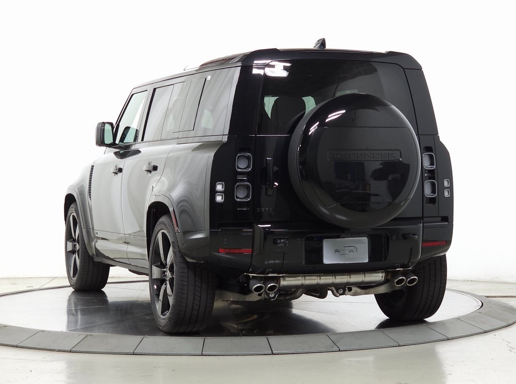 2025 Land Rover Defender 110 V8 photo 3