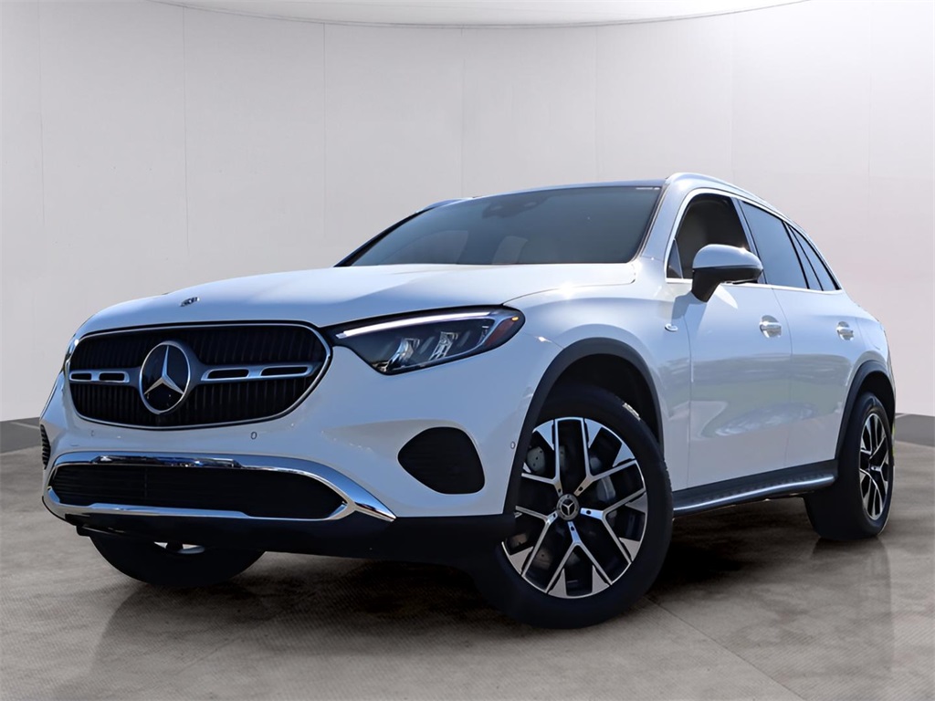2025 Mercedes-Benz GLC Base's photo