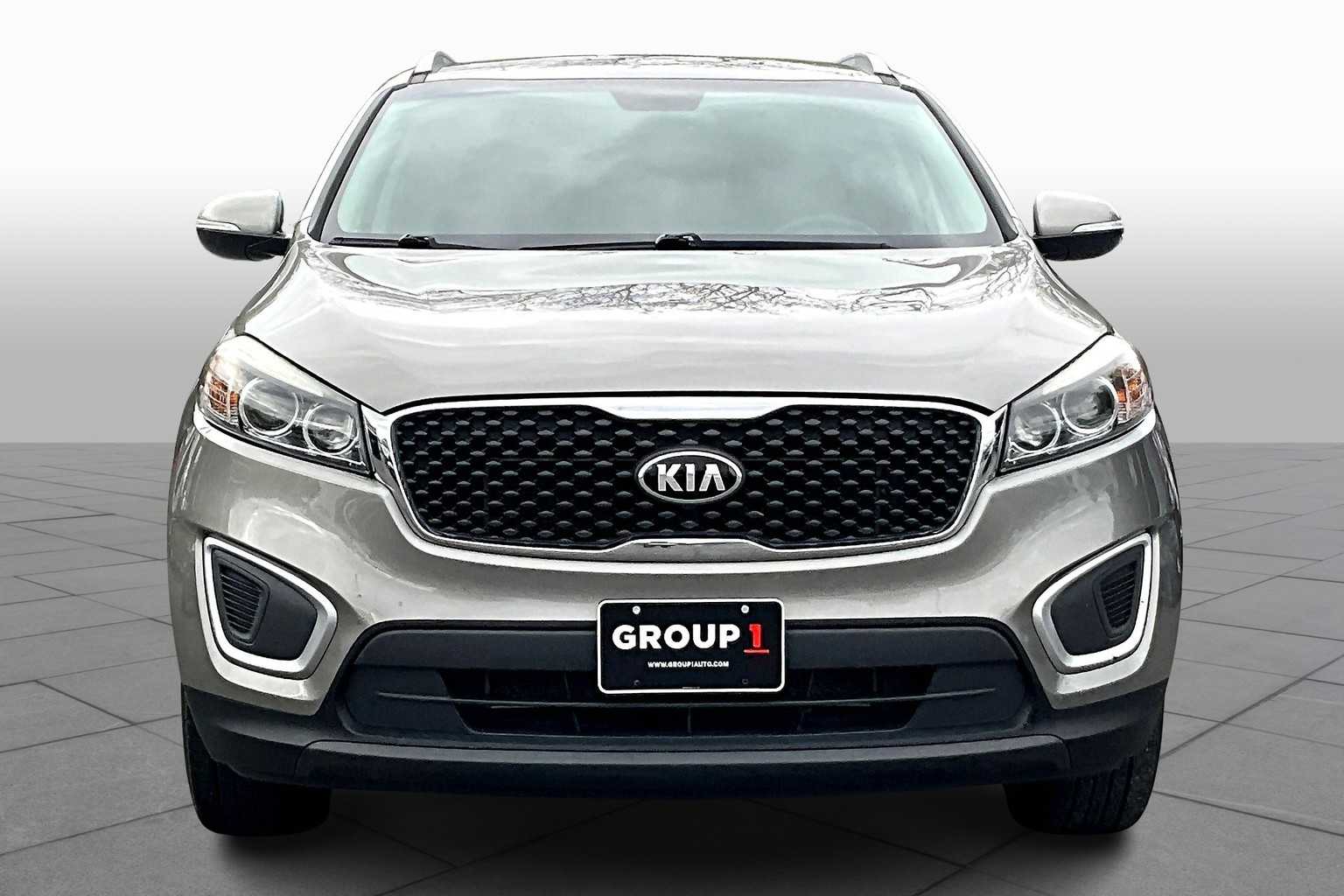 2017 Kia Sorento LX photo 3