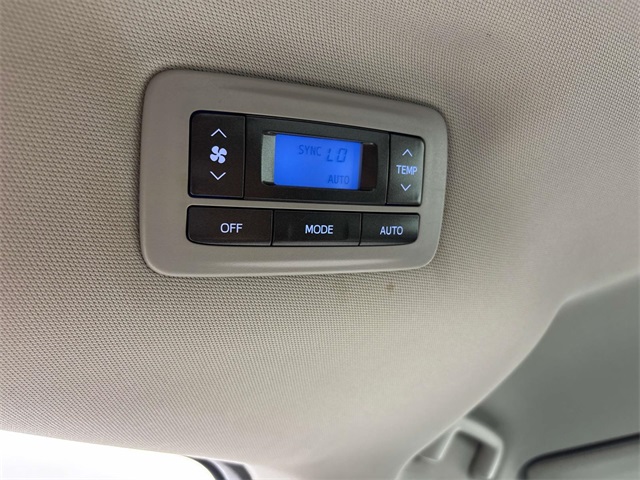 2017 Toyota Sienna LE photo 15