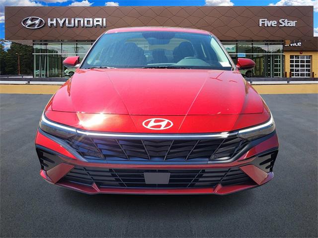 2025 Hyundai Elantra SEL Convenience photo 2