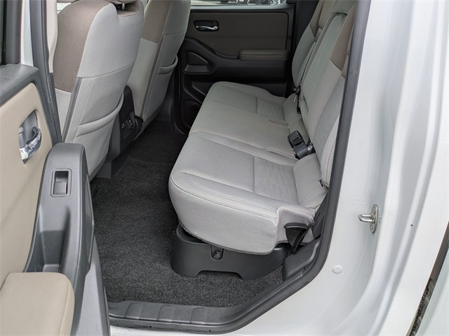 2022 Nissan Frontier SV photo 23