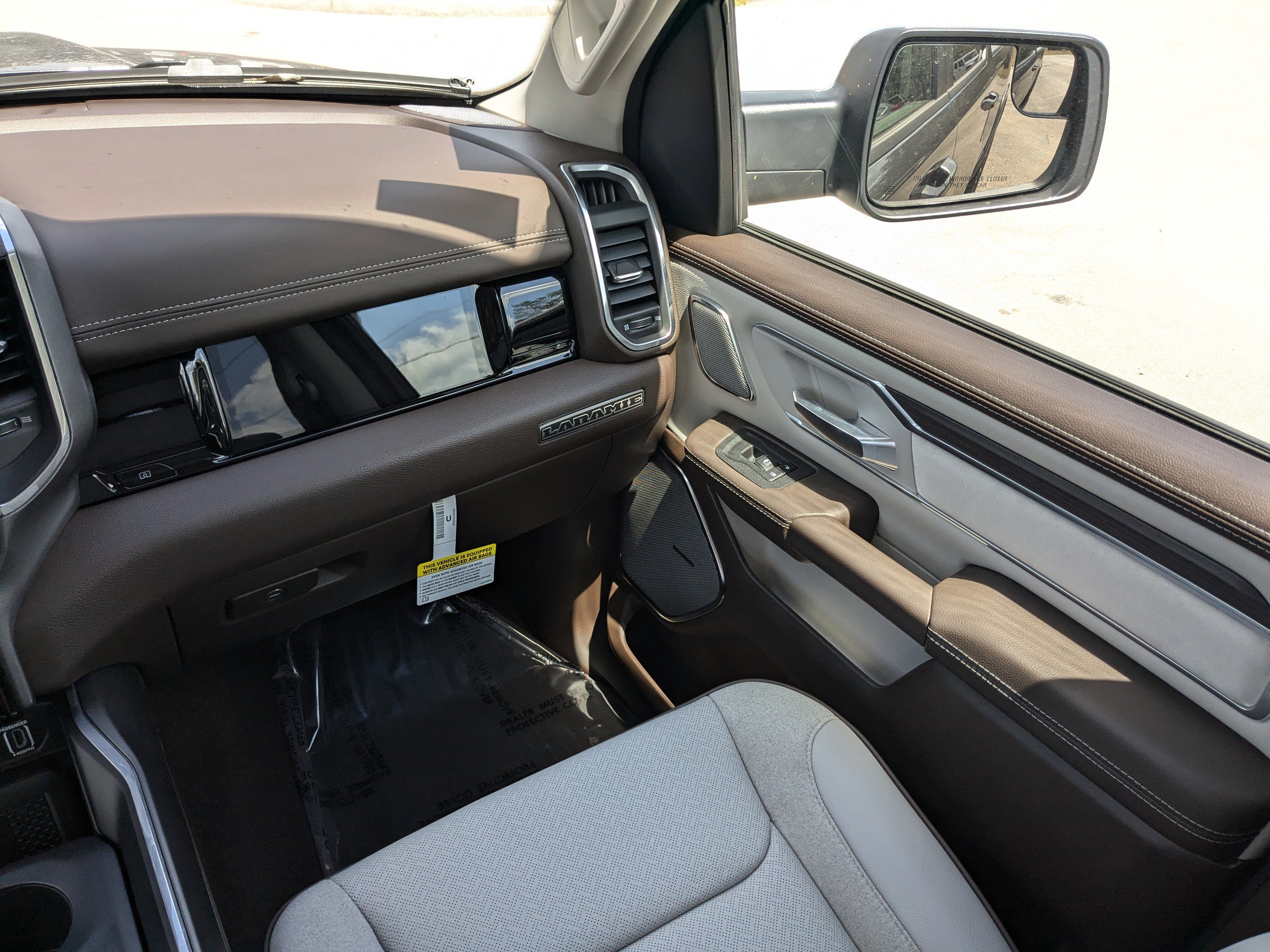 2025 Ram 1500 Laramie photo 14