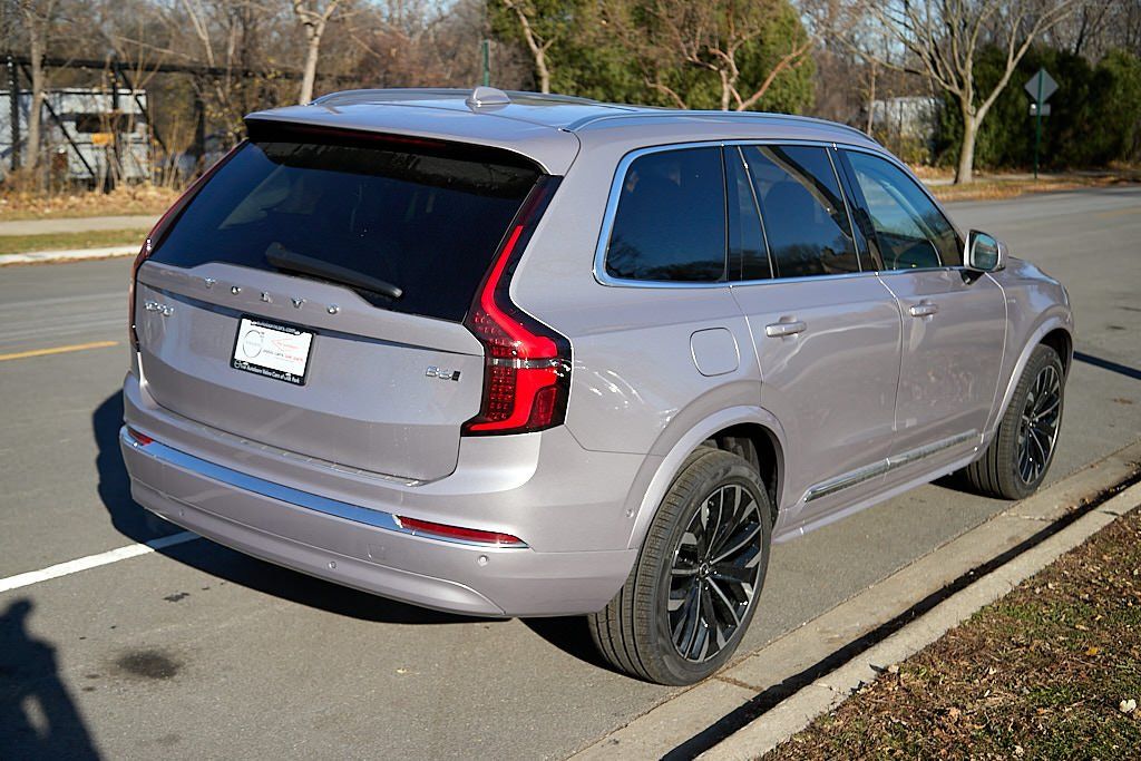2026 VOLVO XC90 - Image 7