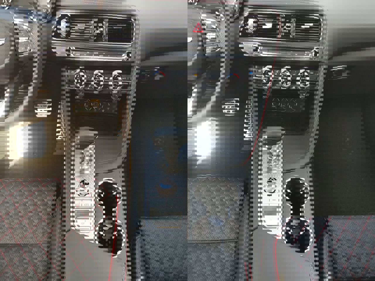 2022 Genesis G70 Advanced 3.3T Sport Prestige photo 26