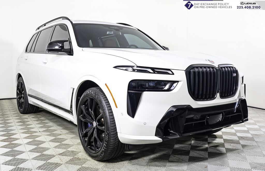 2023 BMW X7 M60i's photo