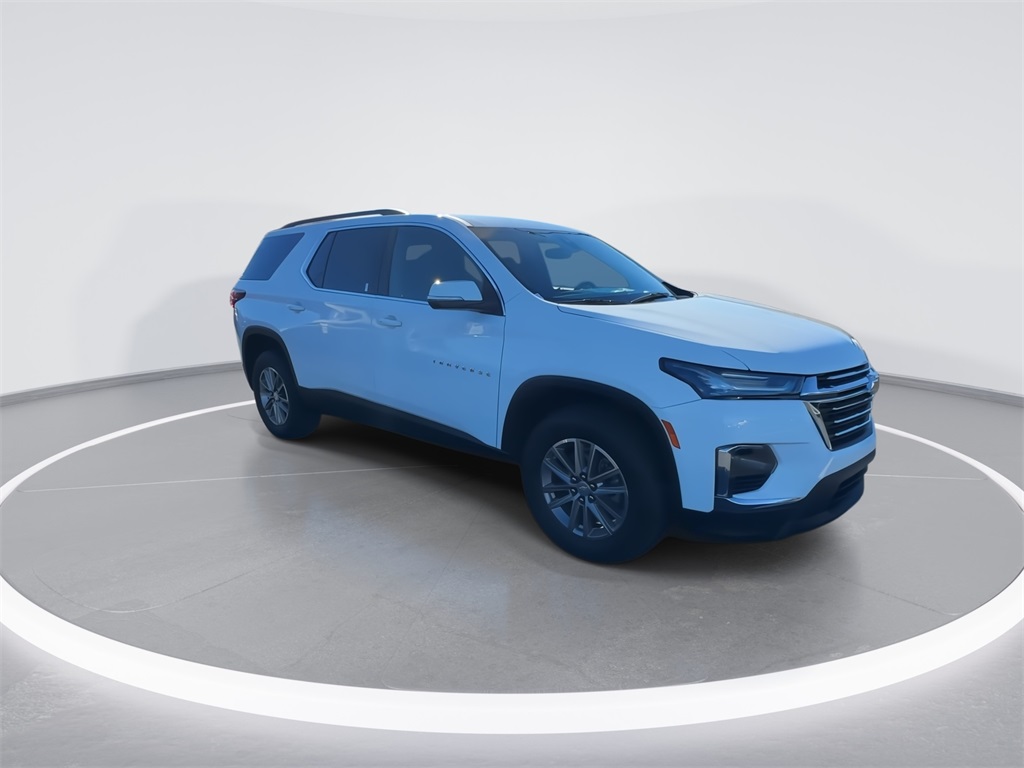 2024 Chevrolet Traverse Cloth photo 2