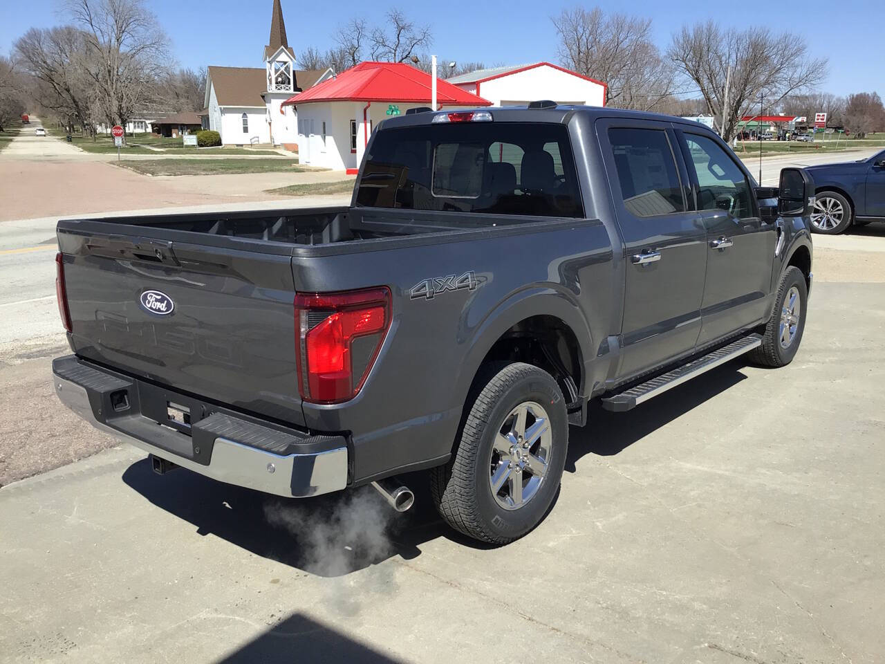 2025 Ford F-150 XLT photo 3