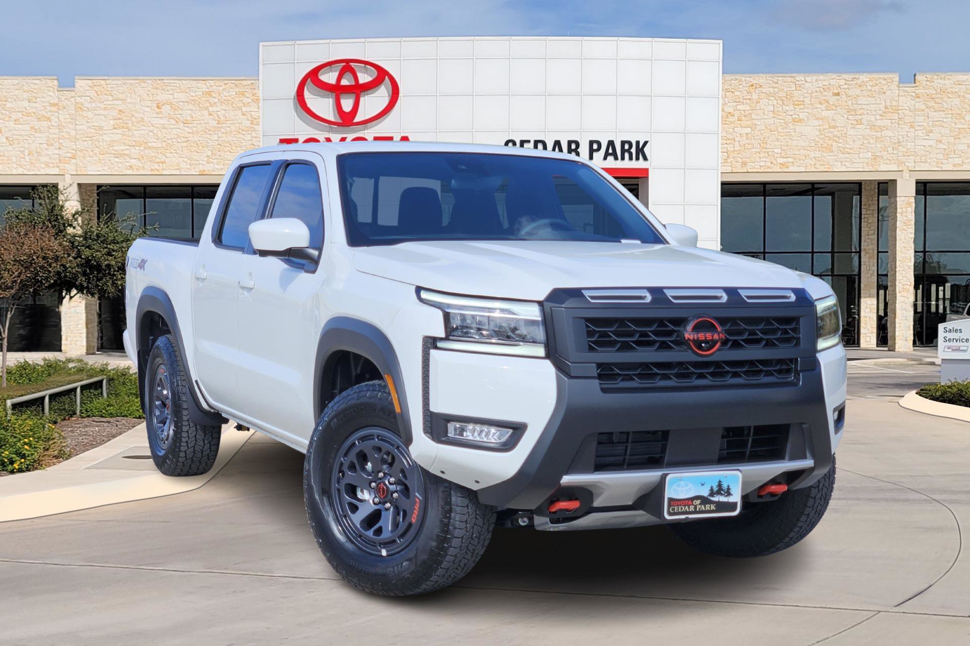 2025 Nissan Frontier PRO-4X's photo