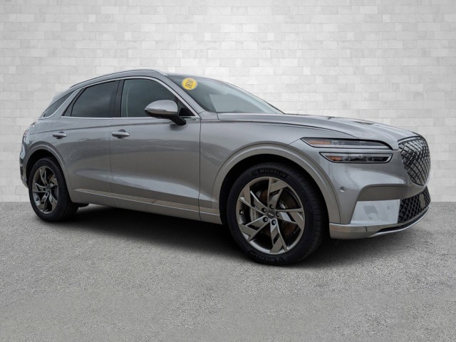 2023 Genesis Electrified GV70 Base