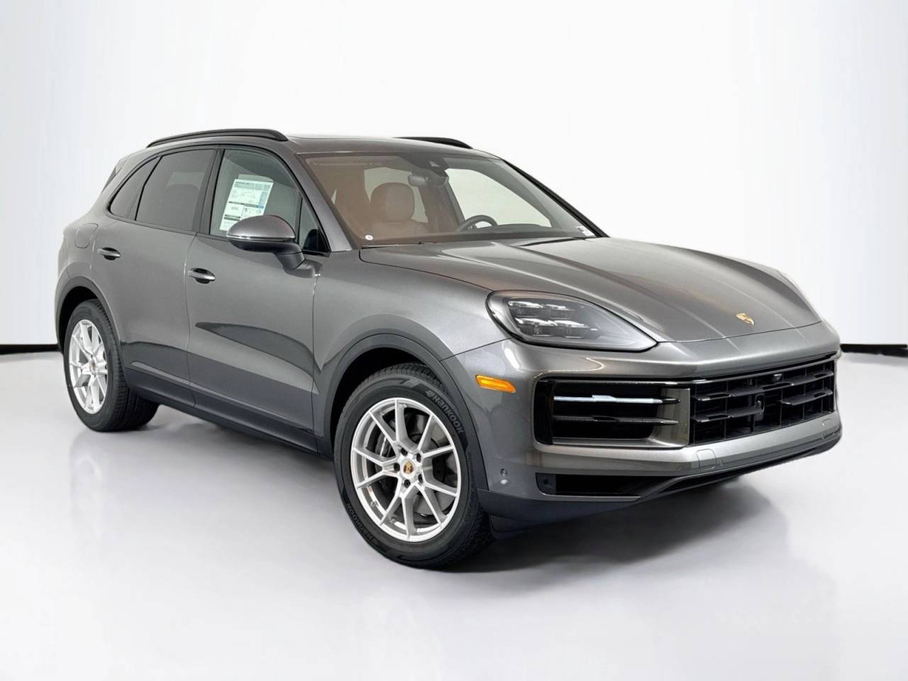 2025 Porsche Cayenne photo 6