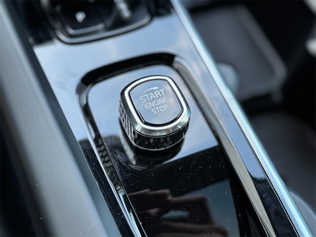 2024 Volvo V60 Cross Country B5 Plus photo 14