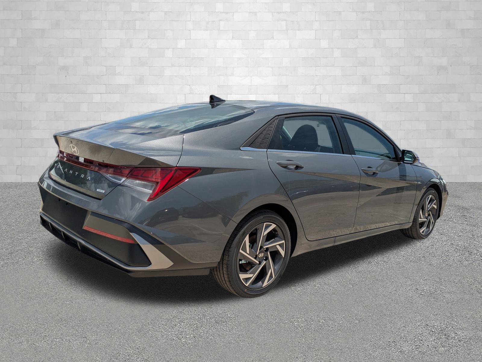 2025 Hyundai Elantra Hybrid Limited photo 2