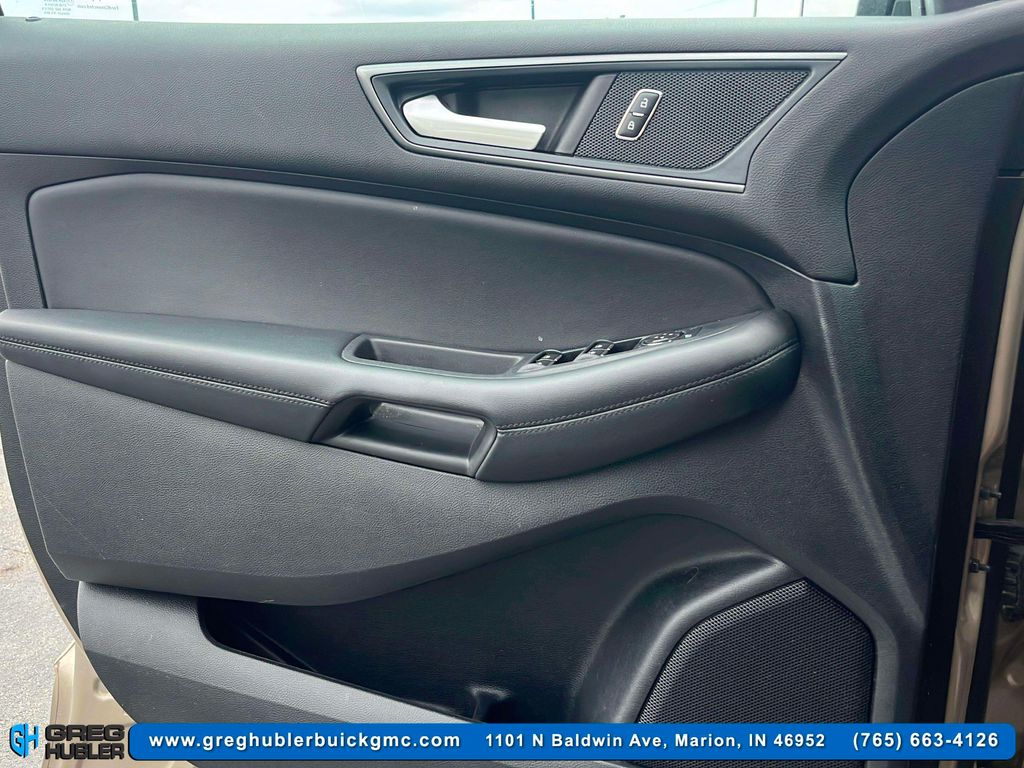 2020 Ford Edge SE photo 18