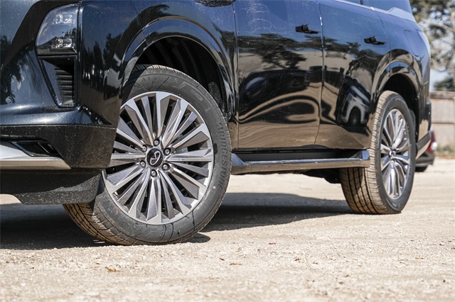 2025 Infiniti QX80 Sensory photo 3