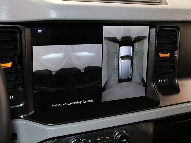 2023 Ford Bronco Badlands photo 16