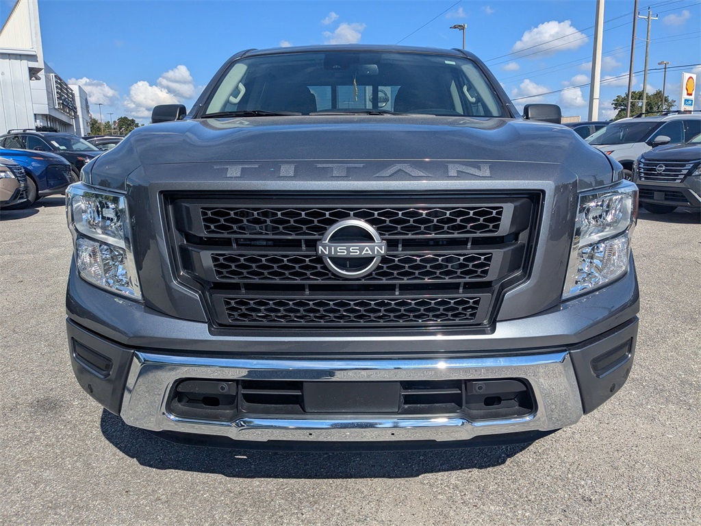 2024 Nissan Titan SV photo 9