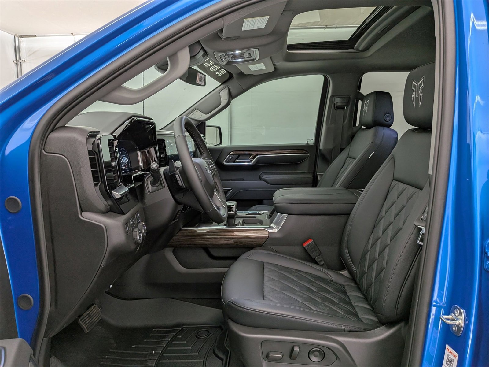 2025 Chevrolet Silverado 1500 RST photo 16