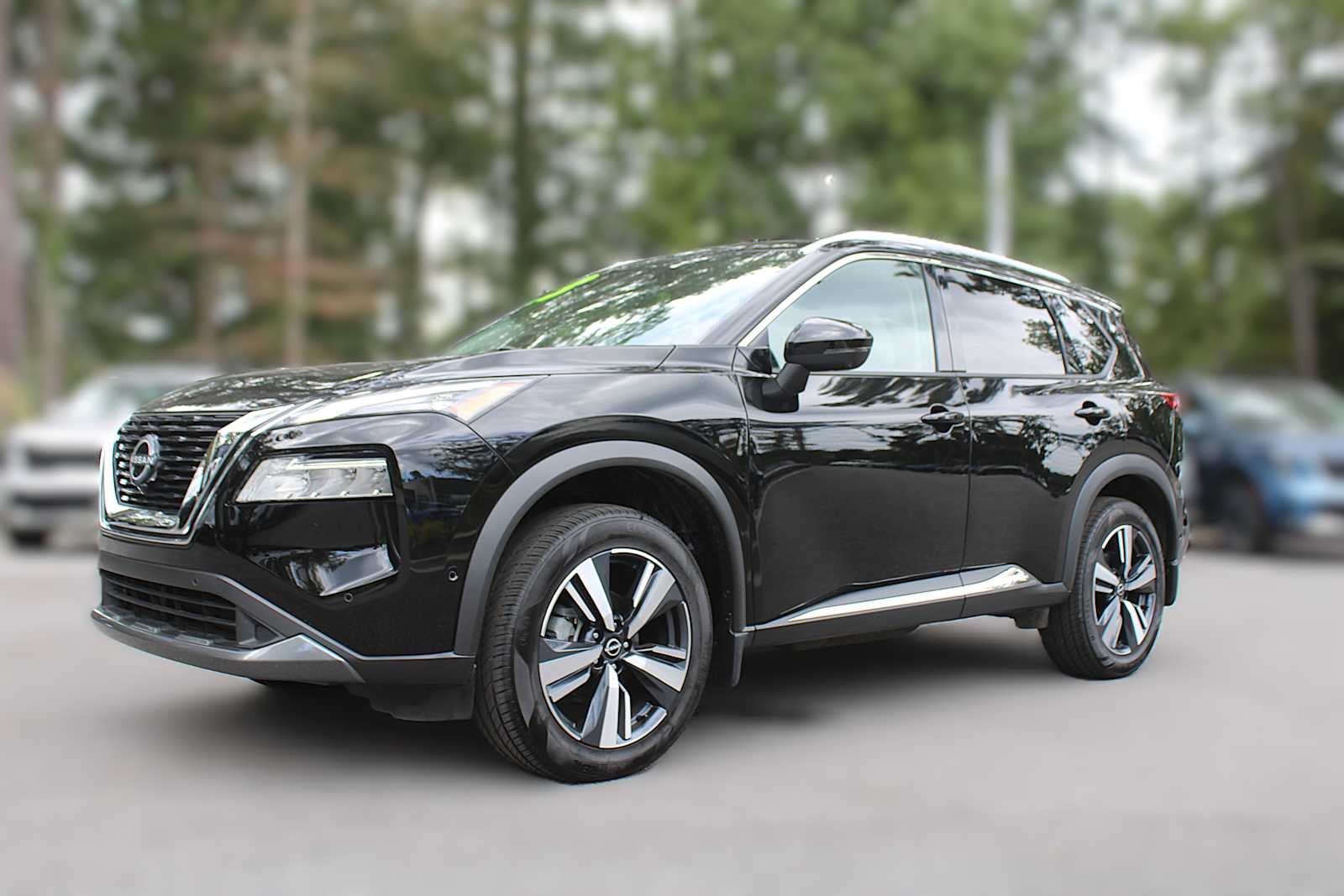 2023 Nissan Rogue SL photo 2