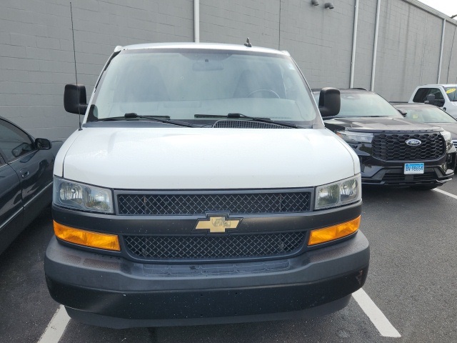 2022 Chevrolet Express 2500 Work Van Cargo photo 2