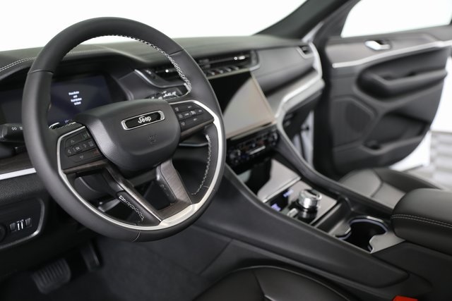 2025 Jeep Grand Cherokee Limited photo 11