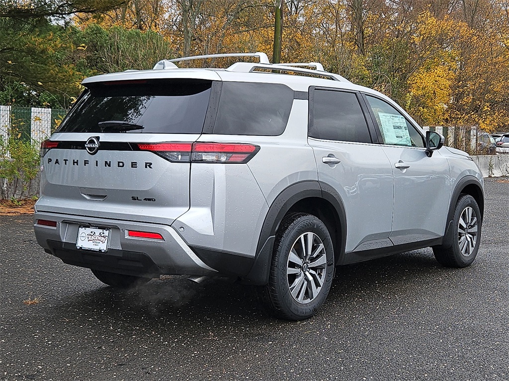 2025 Nissan Pathfinder SL photo 4